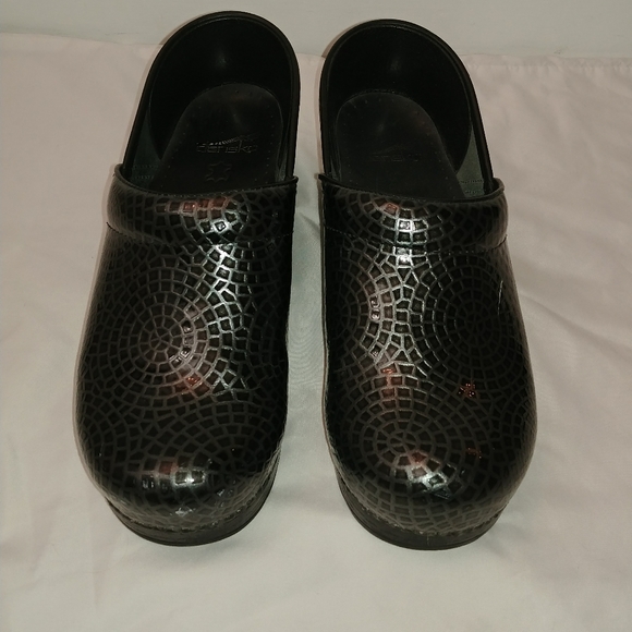 Dansko Shoes - Dansko shoes